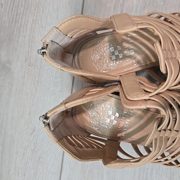 Vince Camuto Women Cut Out Side Leather Wedge Ankle shoes boots sz 6M - Picture 6 of 13